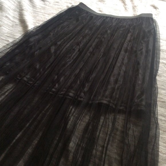 Black Sheer Pleated Tulle Maxi Skirt - Picture 2 of 8